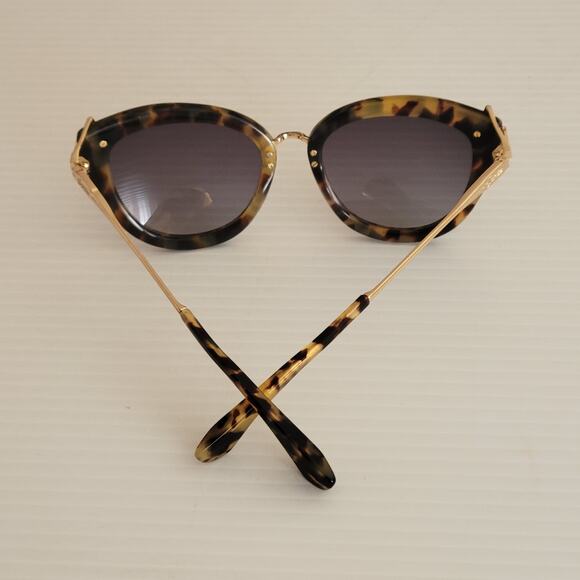 SONIX Sunglasses Women\'s Melrose Cat Eye Tortoise Plastic frame main image 5